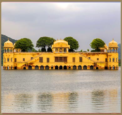 5 Days 4 Nights Golden Triangle Tour