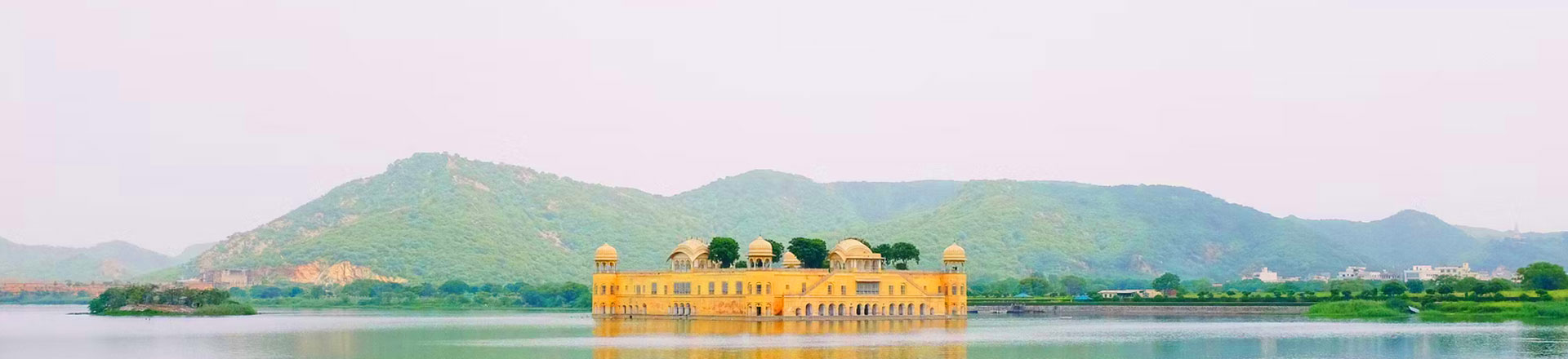 Delhi Agra Jaipur Varanasi Tour